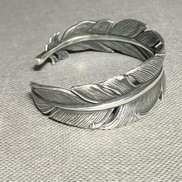 James Avery Sterling Silver Feather Cuff Bracelet (RETIRED) - fit S-M wrist size - Picture 3 of 9